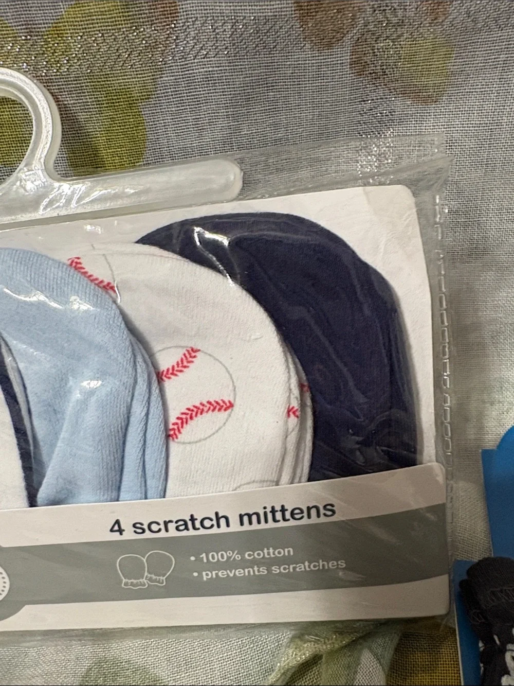 Luvable Friends Mittens Set - Black, White, Blue